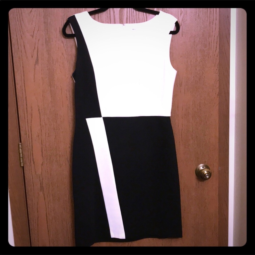 White House Black Market Dress in Size 8